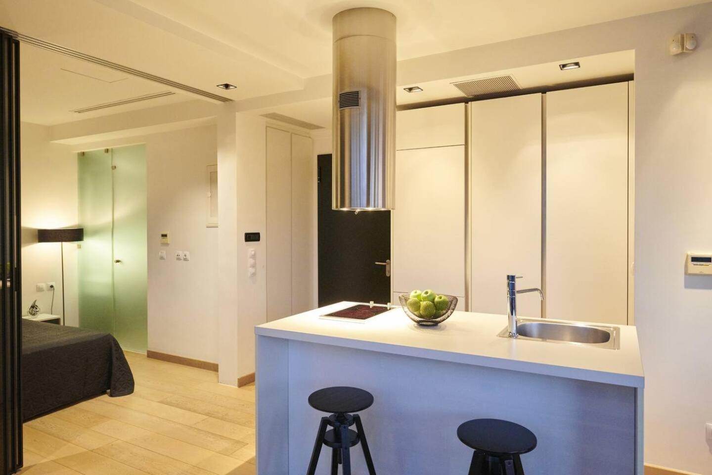 Ma Maison Nο 4, Downtown Loft , Short Walk To Acropolis, Ultra High Speed Internet 500 Mbps, Parking Upon Request, 1' From Metro Station Athens Luaran gambar