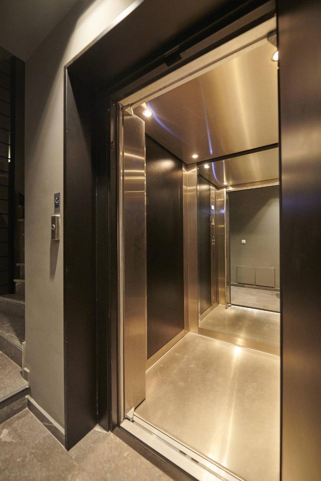 Ma Maison Nο 4, Downtown Loft , Short Walk To Acropolis, Ultra High Speed Internet 500 Mbps, Parking Upon Request, 1' From Metro Station Athens Luaran gambar